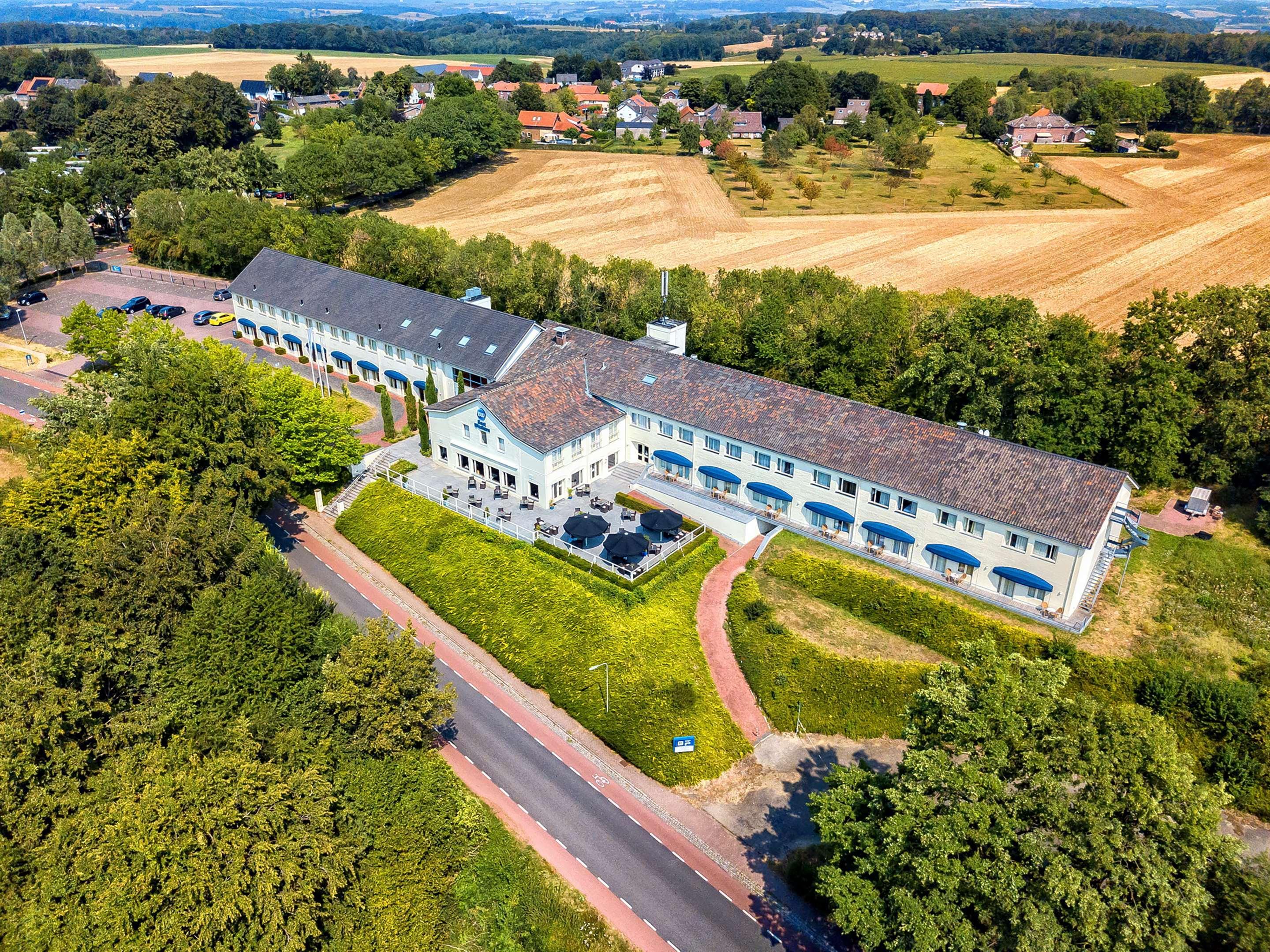 Western Hotel 4*